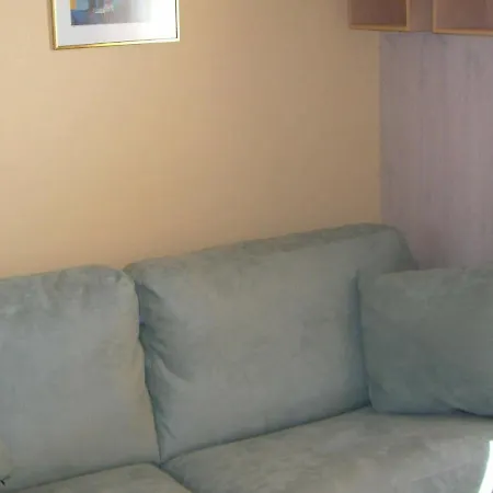 Hébergement de vacances Three-bedroom Holiday In 9